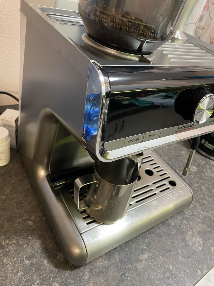 Продавам професионална кафемашина Gastroback ESPRESSO BARISTA PRO