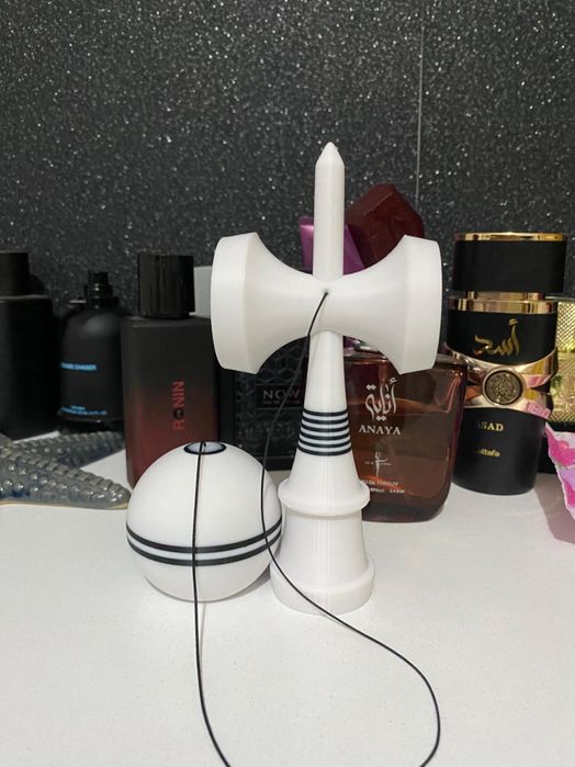 Kendama profesionala nouă