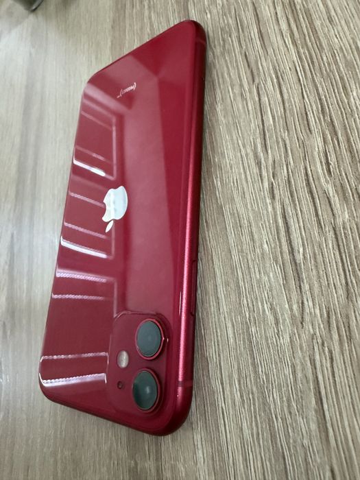 Продавам Iphone 11 64GB