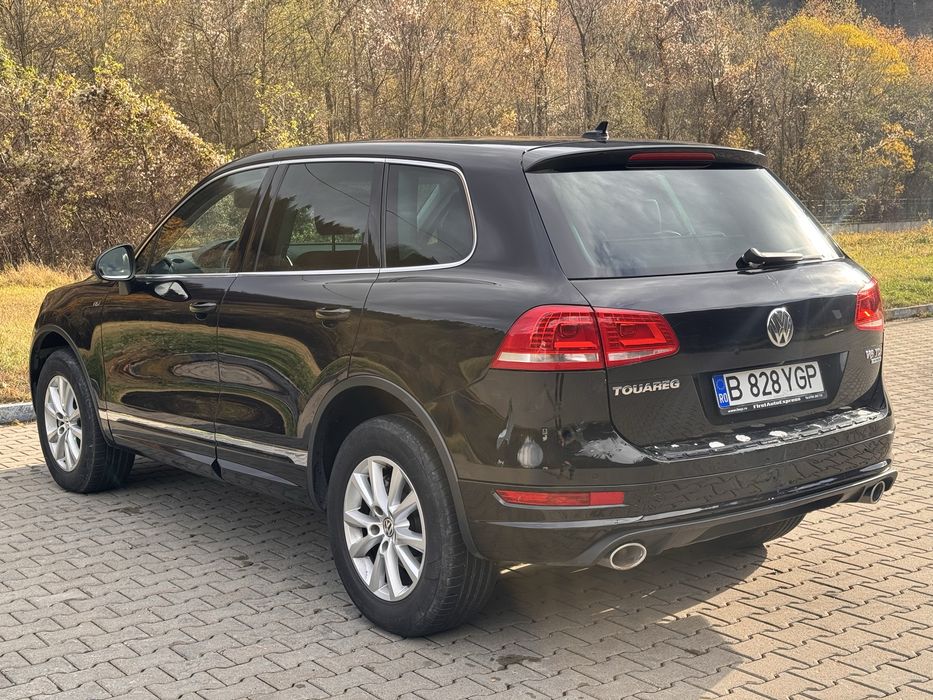 VW Touareg R-Line V6 3.0TDI 245cp 2014 usor avariat bara spate