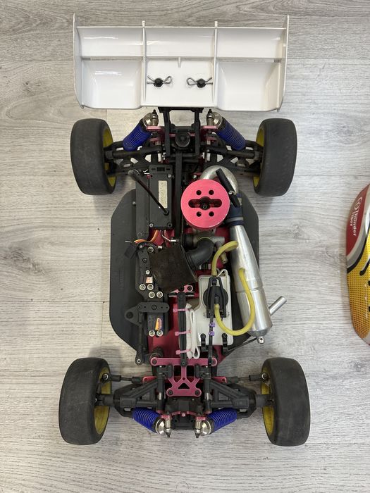 Automodel 1/8 Thunder Tiger eb4 nitro