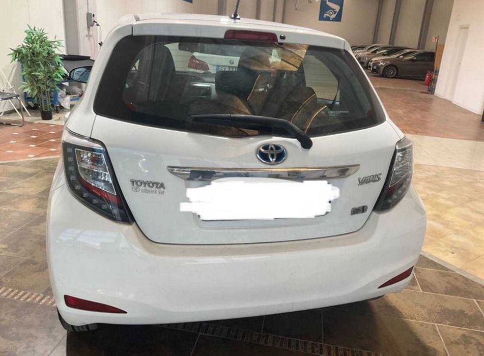 Toyota Yaris Hybrid 3 броя на части