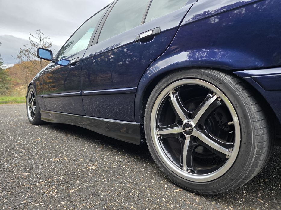 Bmw e 36 sedan restaurat.