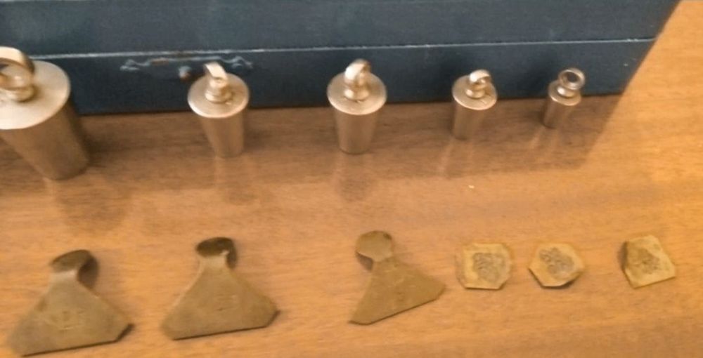 Balanta vintage/2 seturi greutăți