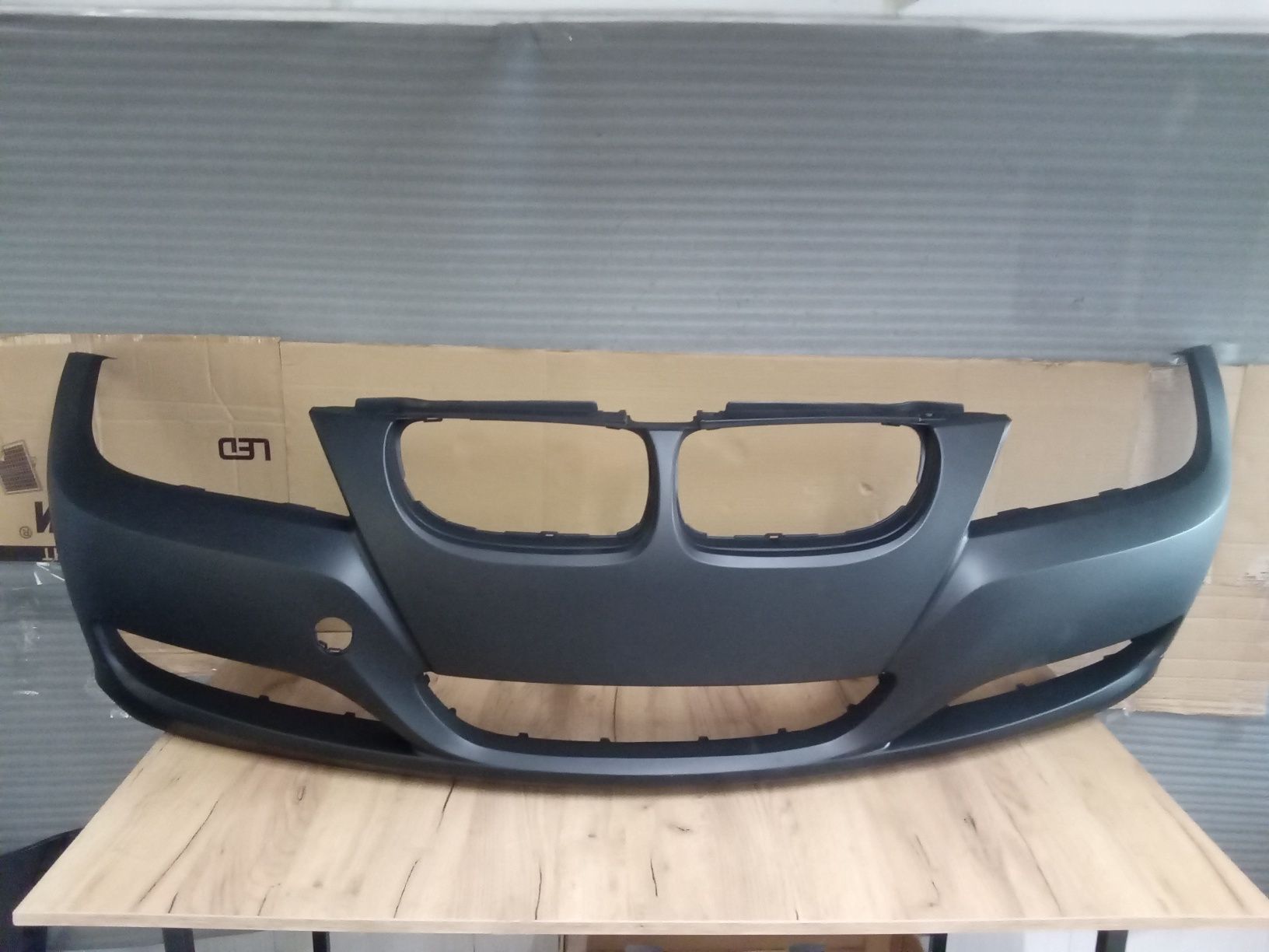 Bara fata BMW E90/E91 LCI Facelift 2008-2012
