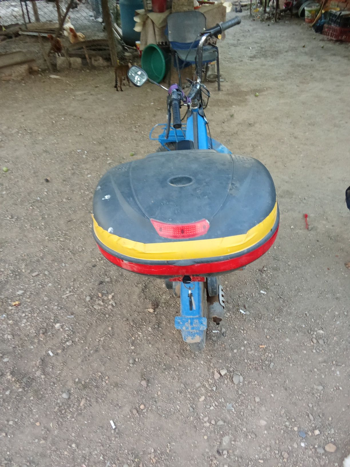 Vând motoreta în stare foarte bună