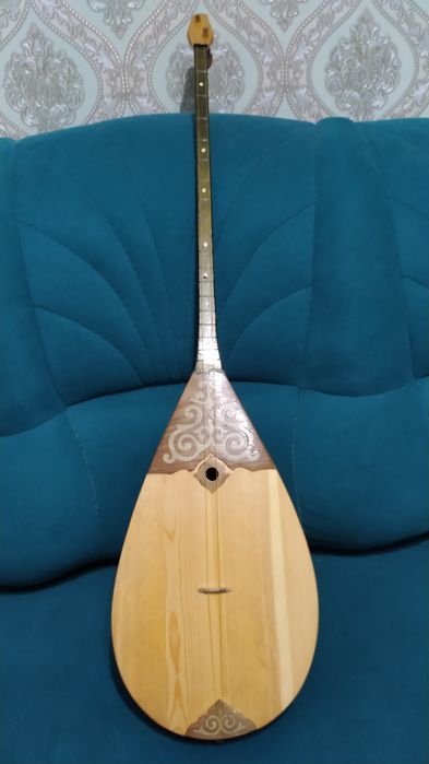 Домбыра сатылады