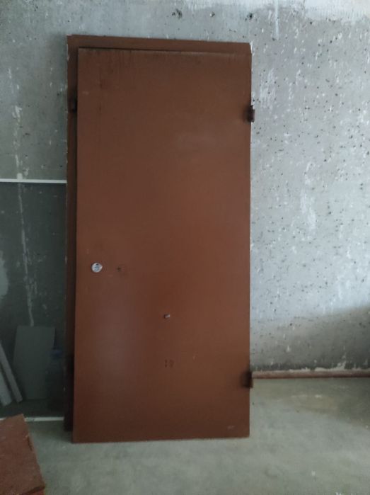 Продам дверь железная