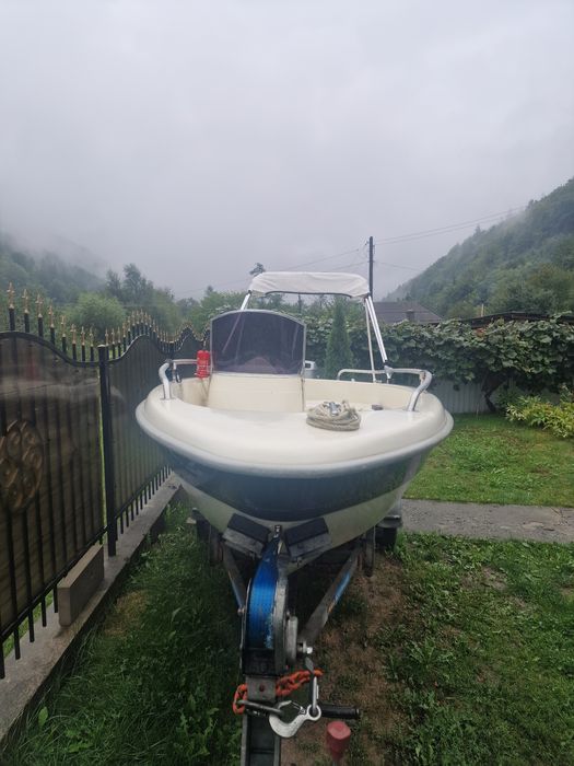 Vând barca cu motor Yamarin