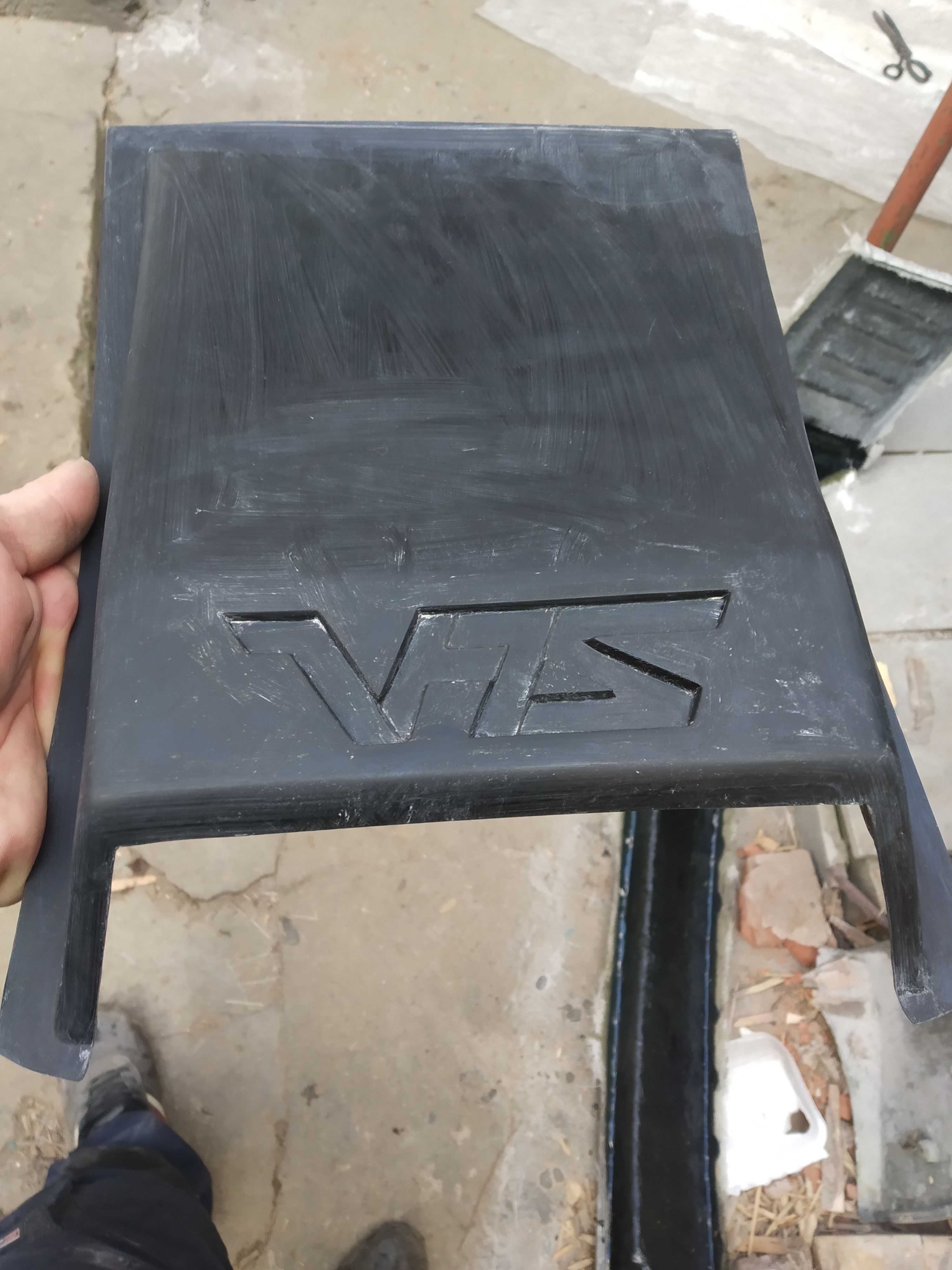 Продават се, за лада VFTS