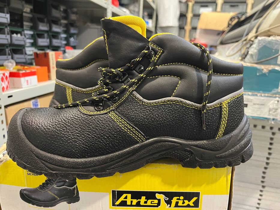 Vând bocanci de protecție, 42, Artefix, S3