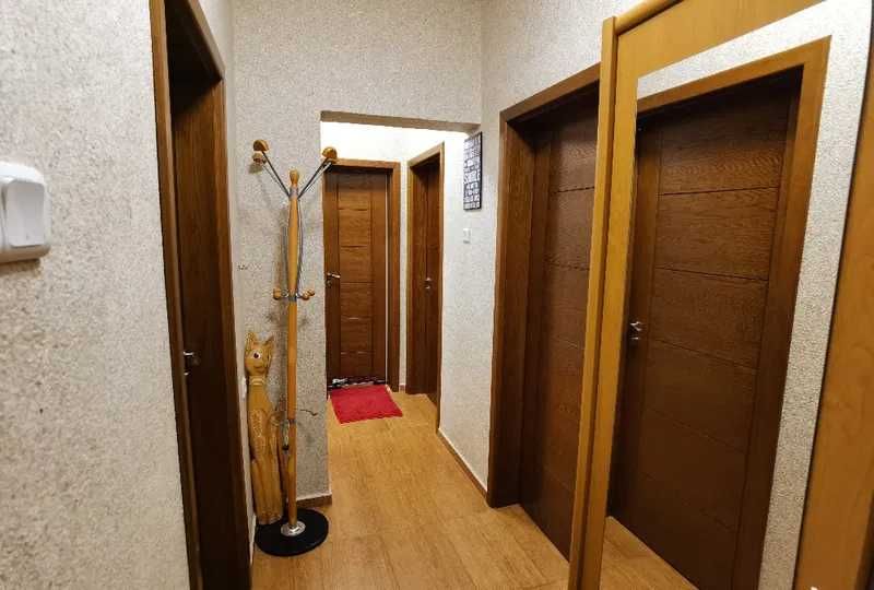 Дава се под наем Тристаен апартамент в Бургас, Възраждане - 90 кв.м за 300 € - Снимка #8