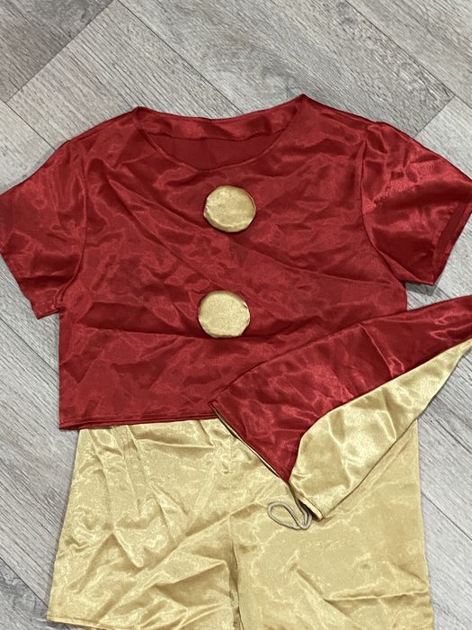 Костюм буратино либо клоун в подарок шапки!