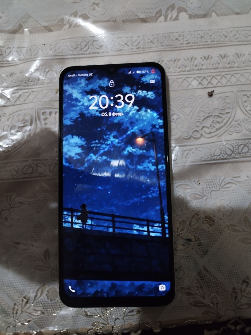 Vivo y35 
Karobka/dak bor 
Hotira 128/4+4
Org zaryadni 
Qowib beriladi