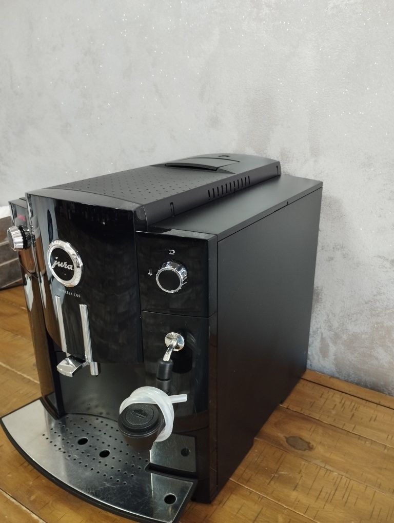 Aparat/espressor de cafea Jura Impressa C60