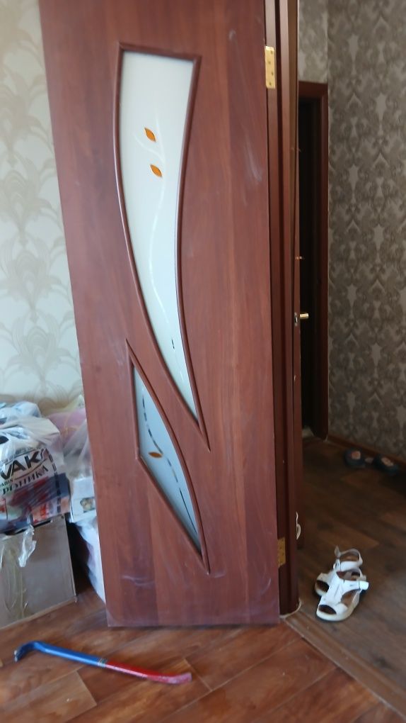 Продаётся дверь деревянный