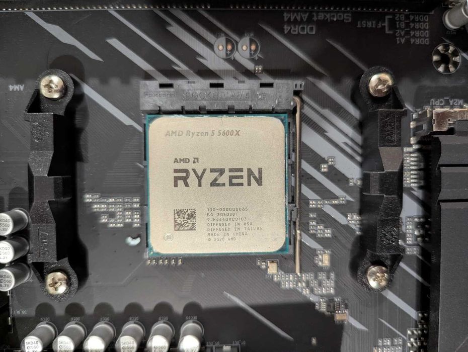 Kit pc cu ryzen 5 5600x, b550 aorus elite v2, 16 GB ram 3600