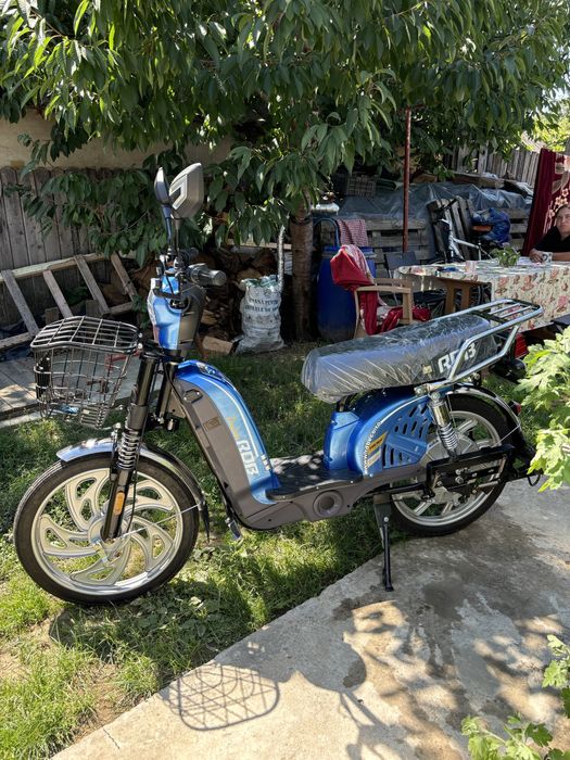 Vând scuter electric