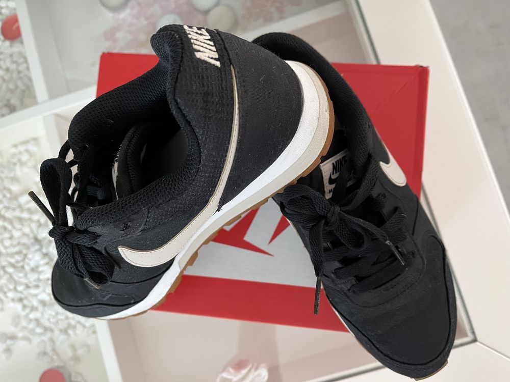 Nike- MD RUNNER 2 38 /24 см