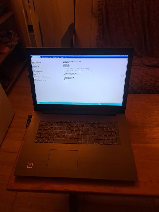 Laptop Lenovo gen. 7 display 17 inch pentru piese