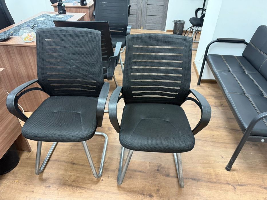 Офисный мебель в отличном состоянии