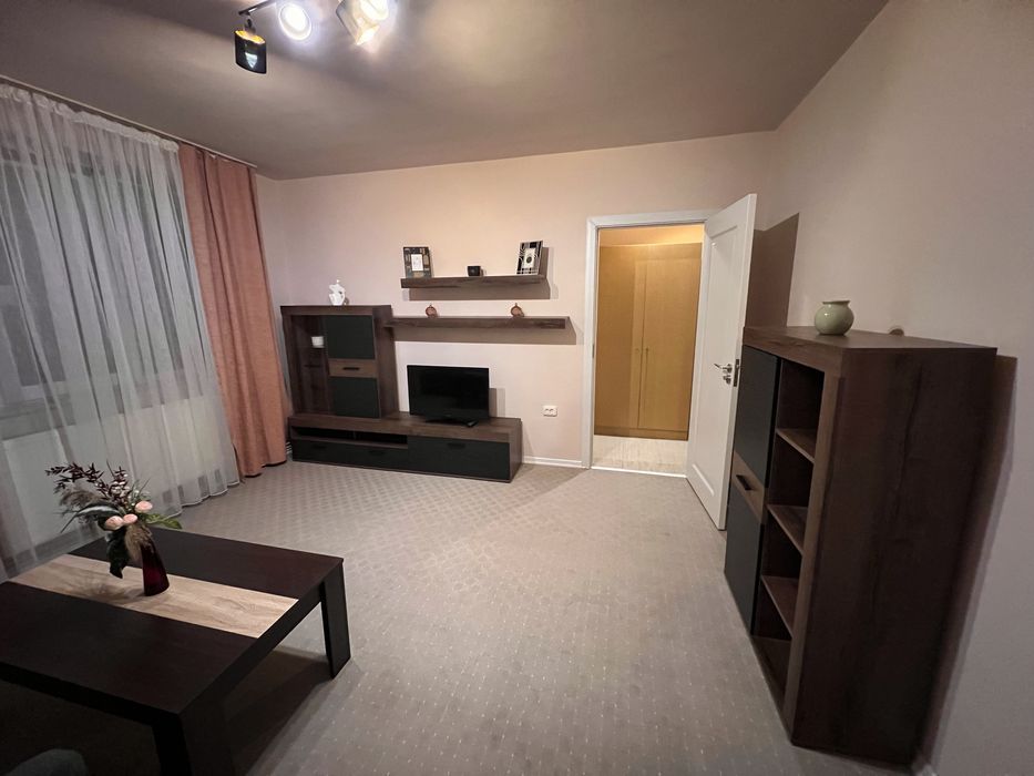 Închiriez apartament 2 camere centru