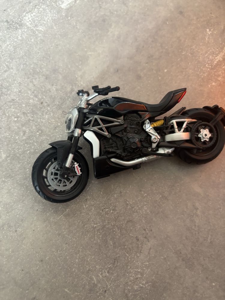 [ТОП] Ducati Diavel S 1200 Black 2016 Burago 1:18