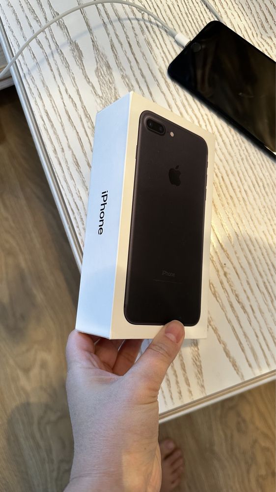 Продам iphone7 plus