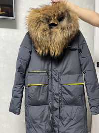 Продается зимняя куртка в отличном состоянии