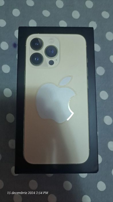 Cutie iphone 13 pro gold