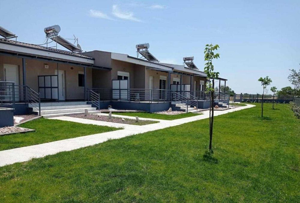 Луксозен жилищен комплекс с басейн – инвестиционен имот в Гърция