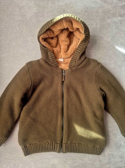 Топло плетена жилетка р-р 104-110