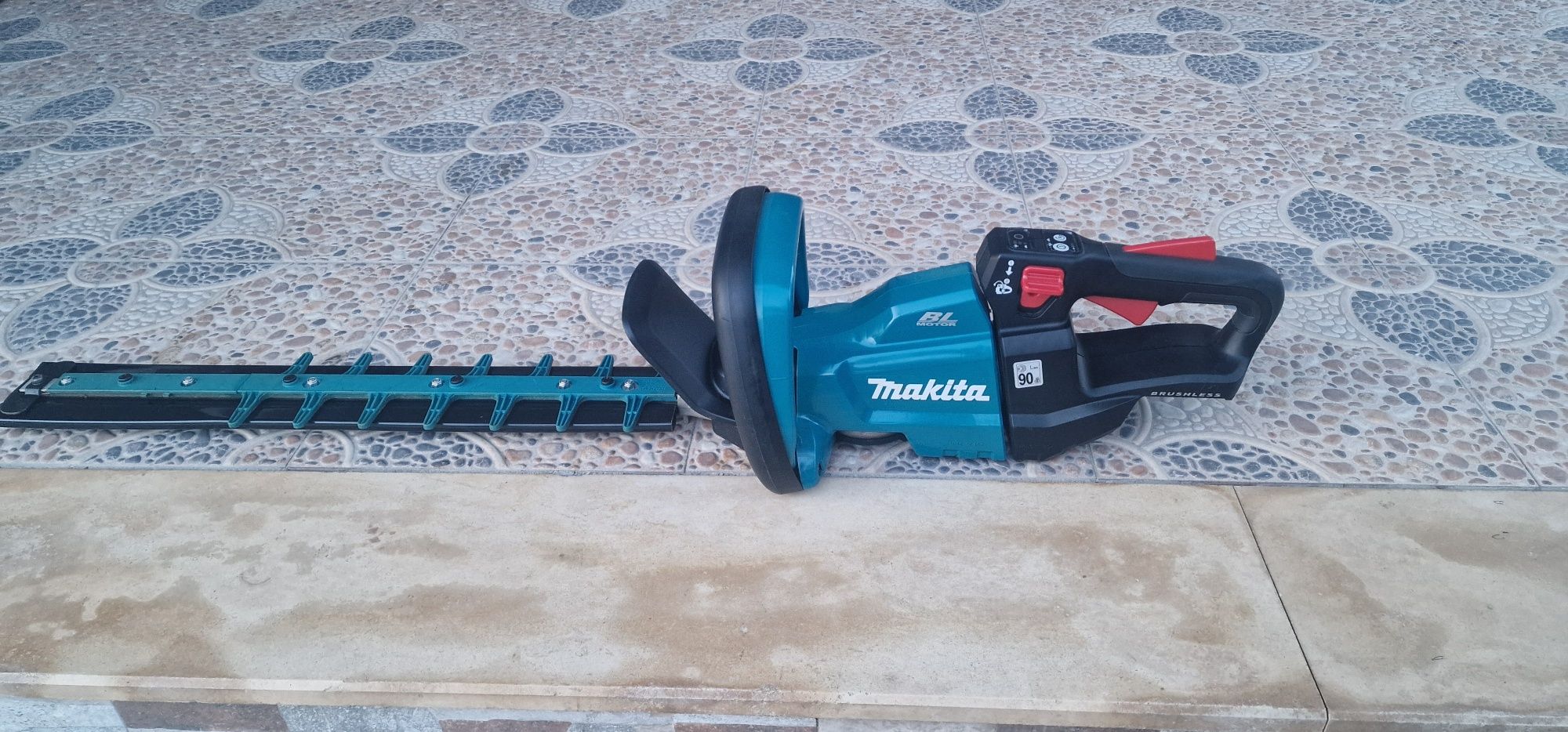 Акумулаторен храсторез Makita DUH502
