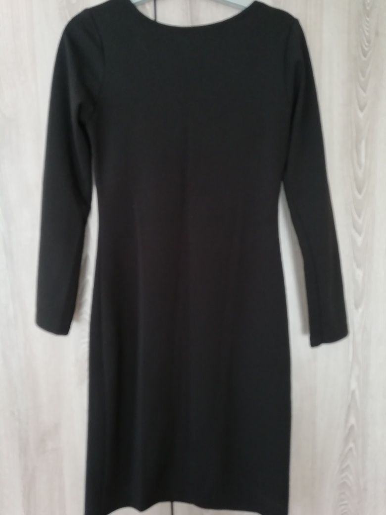Малка черна рокля размер S-M