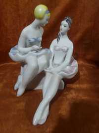 Фарфоровая статуэтка " Две балерины в антракте " , Киев.