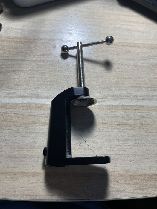 Микрофон на кронштейне {ME6S}