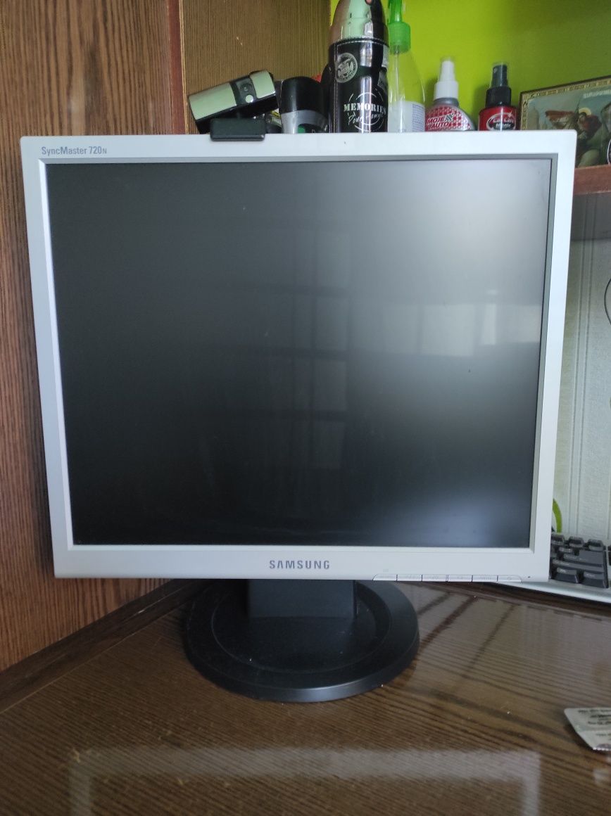 Монитор Samsung SM720N 17"