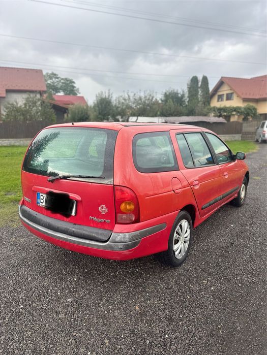 Reno Megan din 2000 de 1,6 Benzina