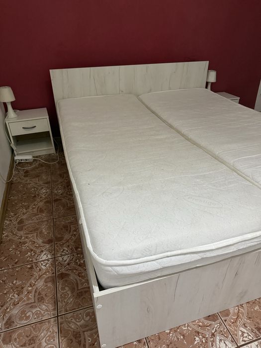 Vând pat + saltele 160x200