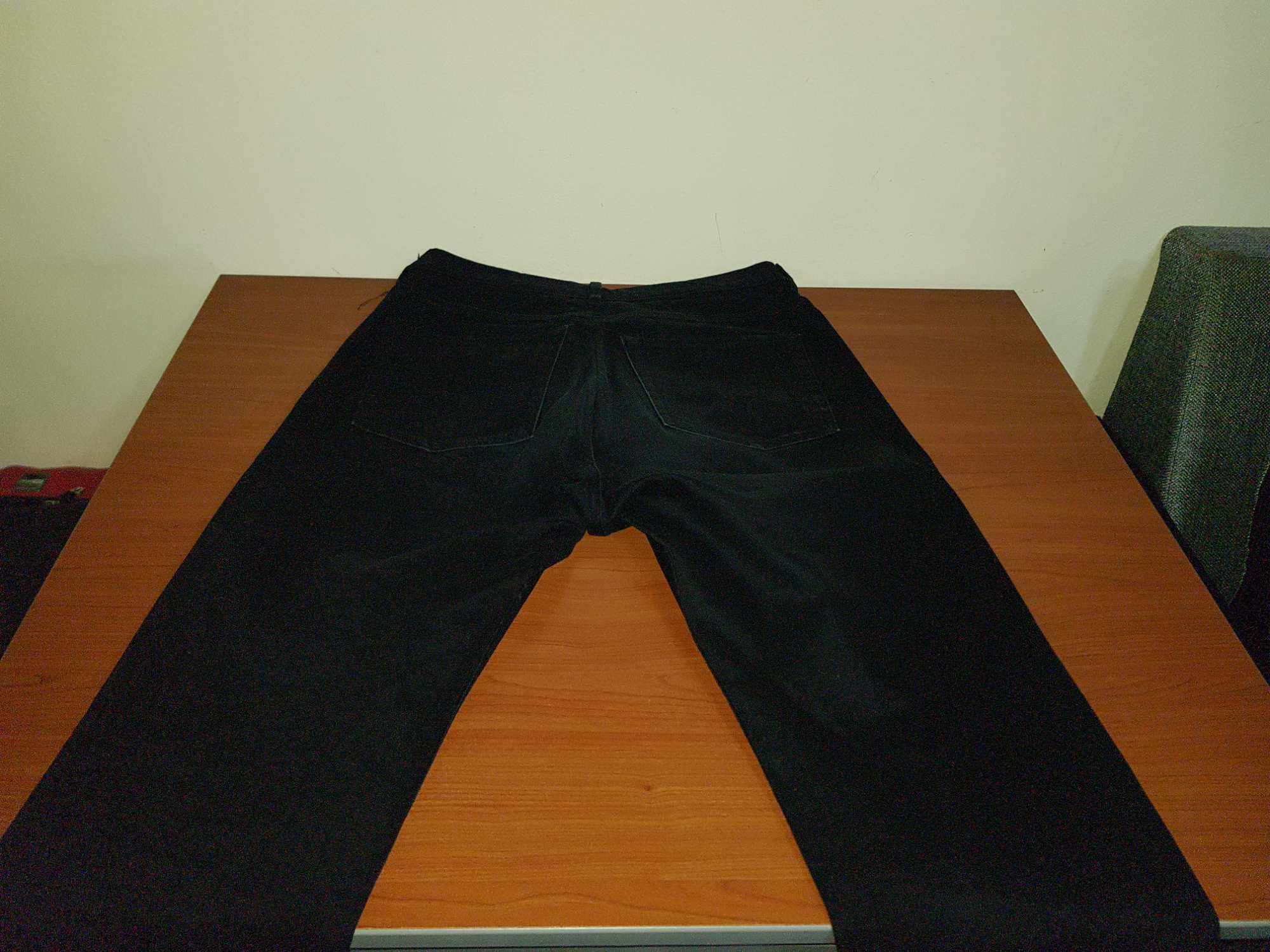 Jeans negru bărbătești 98% bumbac, 2% elastan , mărimea  42
