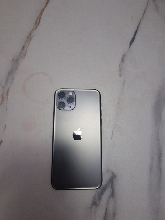 Vând iPhone 11 pro