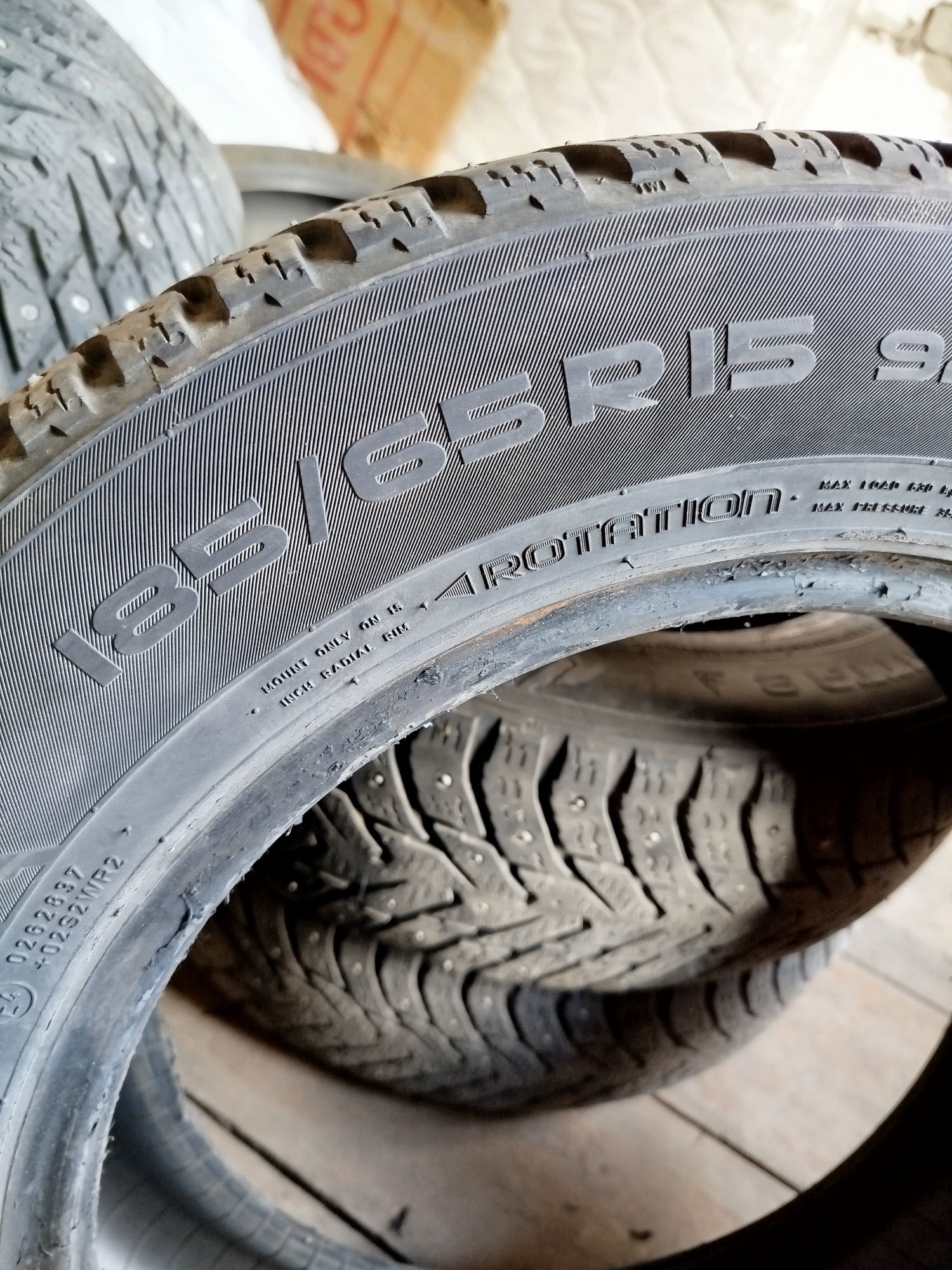 Комплект зимних шин Nokian 185/65/15