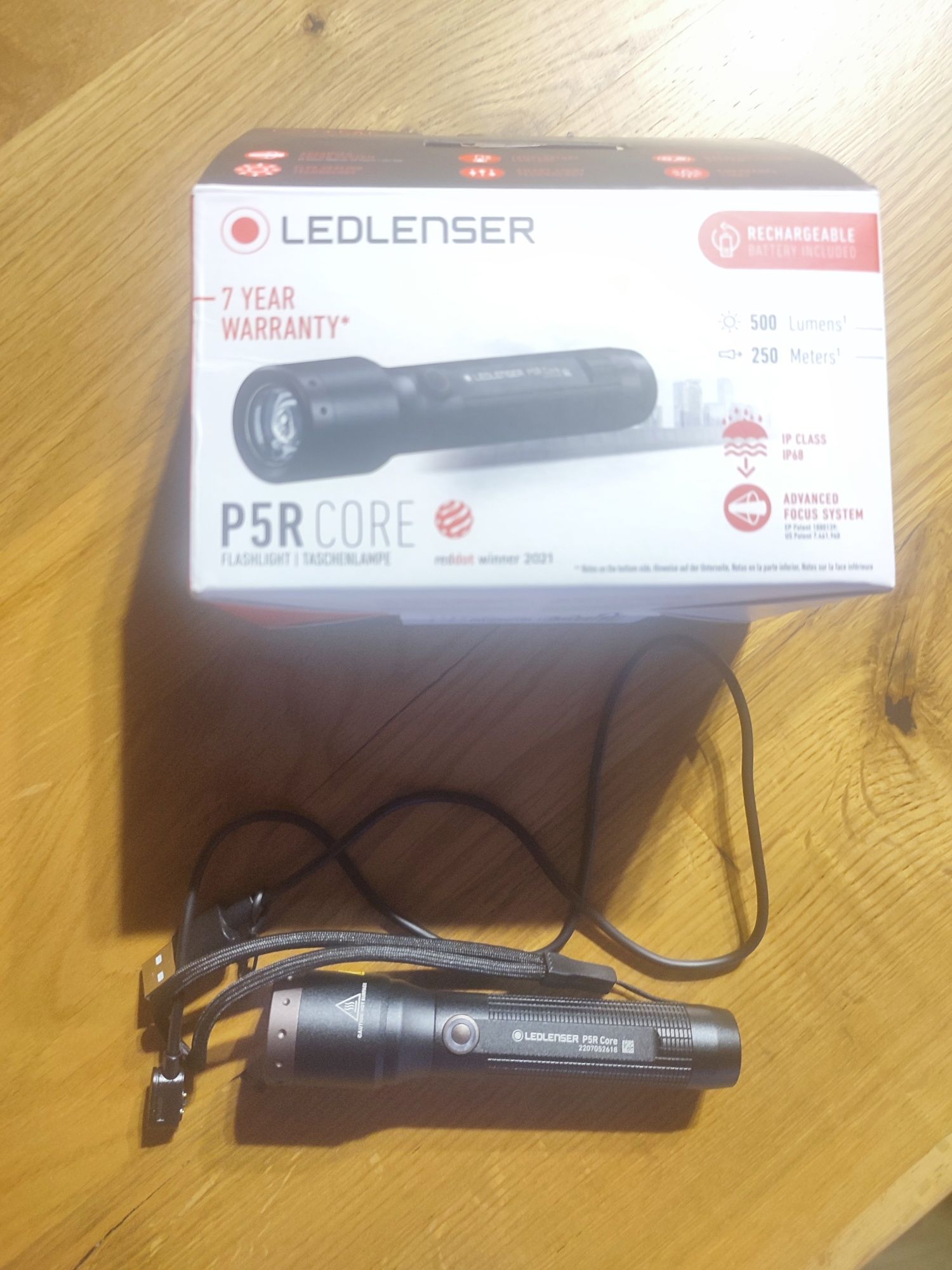 Vând lanterna Led Lenser P5R Core 500 lumeni