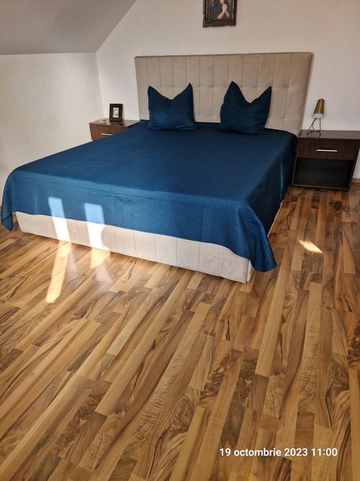 Cuvertura pat noua, verde padure, 240 x 260 cm, cu doua fete de perna