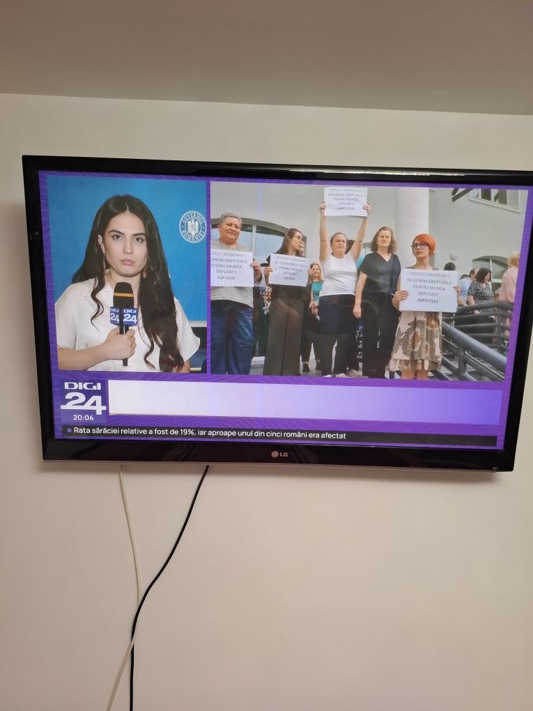 Vând doua televizoare LG diagonala 120 cm