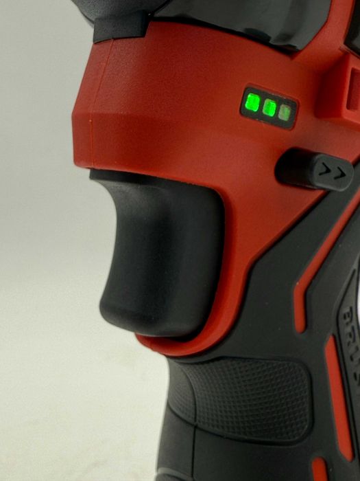 Винтоверт аккумуляторный D-MAX DM-20010, 160 Н·м, 3600 уд/мин