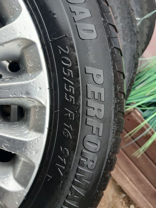 Jante Ford Focus plus anvelope vara aproape noi!