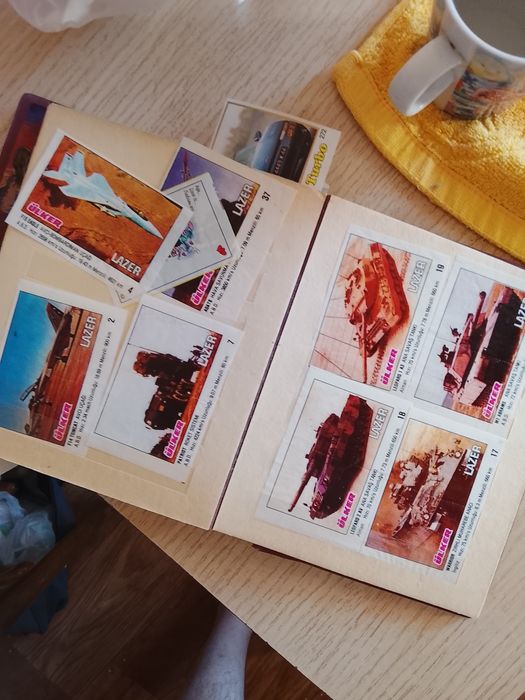 Продам вкладыши от жвачер разные