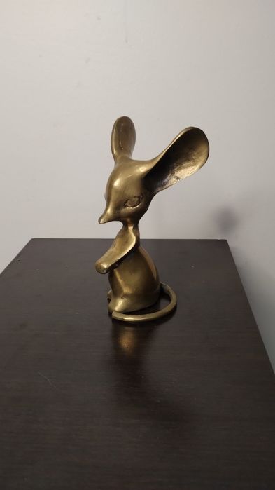 Много симпатична и нестандартна фигурка на мишле с големи уши. Бронз.