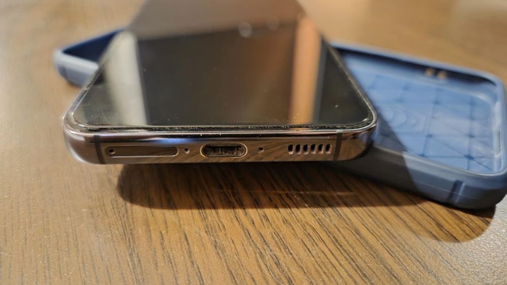 Продавам Samsung S23